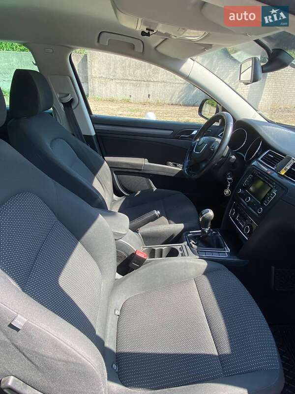 Універсал Skoda Superb 2011 в Дніпрі фото 25 Універсал Skoda Superb 2011 в Дніпрі