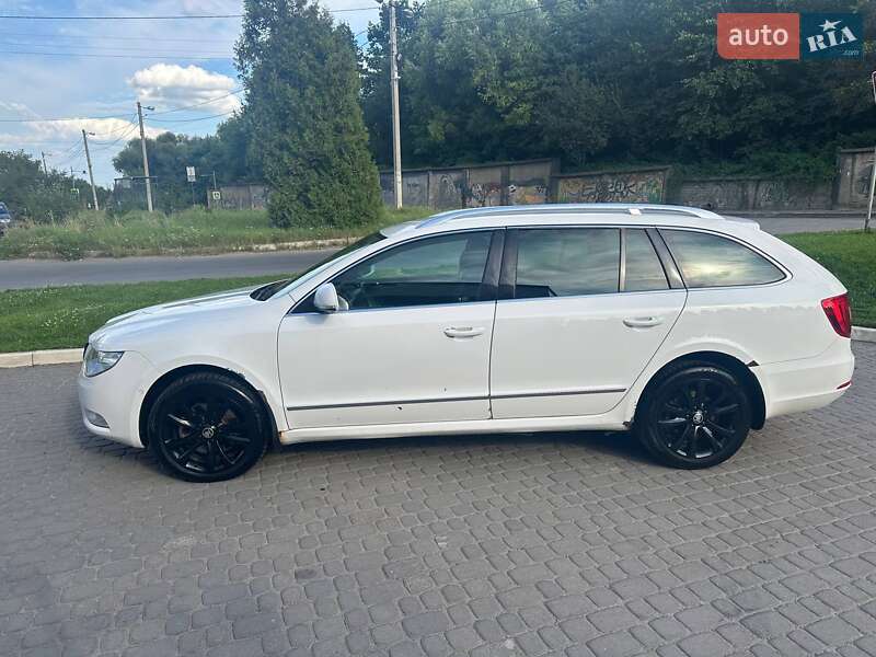 Універсал Skoda Superb 2012 в Львові фото 5 Універсал Skoda Superb 2012 в Львові
