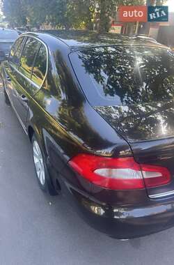 Лифтбек Skoda Superb 2012 в 