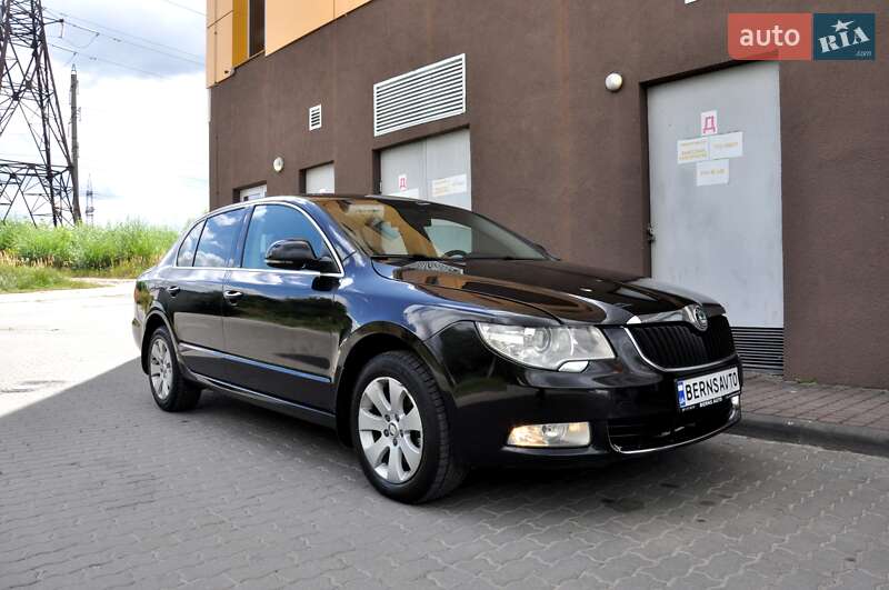 Лифтбек Skoda Superb 2011 в Львове