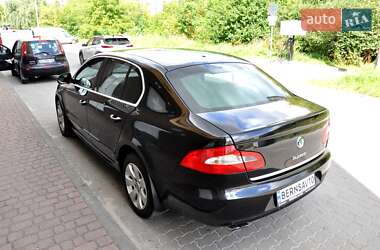 Лифтбек Skoda Superb 2011 в 
