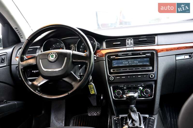 Лифтбек Skoda Superb 2011 в Львове