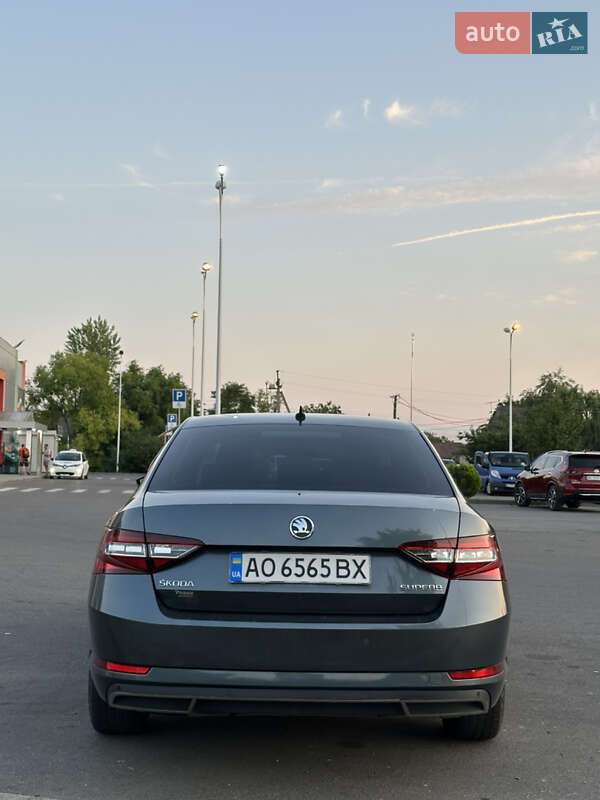 Лифтбек Skoda Superb 2016 в Мукачево