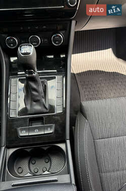 Лифтбек Skoda Superb 2016 в 