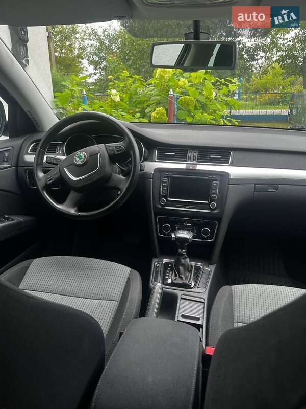 Лифтбек Skoda Superb 2012 в Луцке