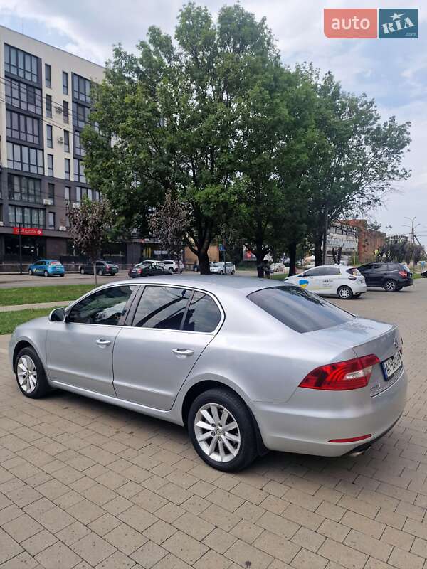 Универсал Skoda Superb 2014 в Ужгороде