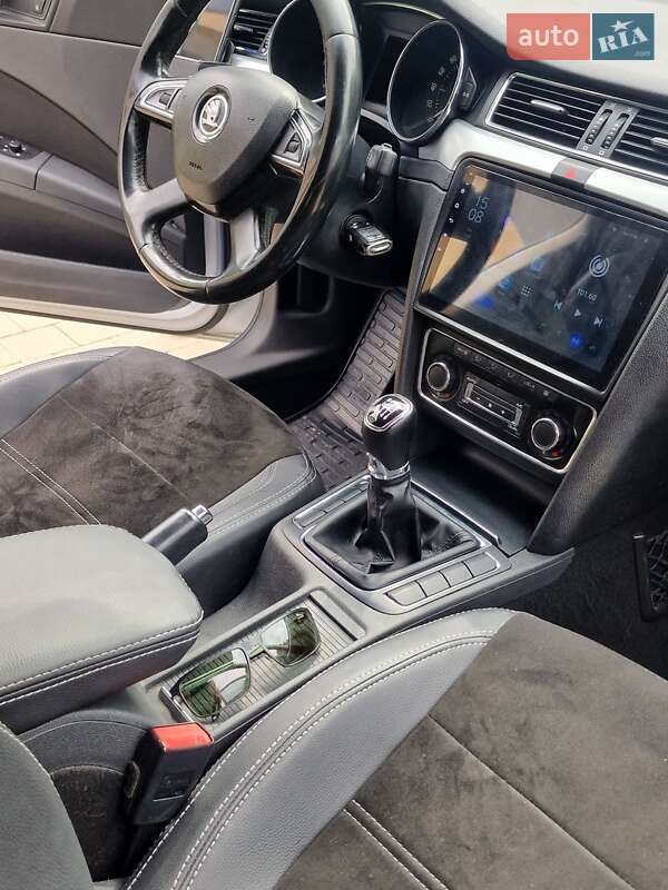 Универсал Skoda Superb 2014 в Ужгороде