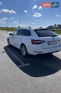 Универсал Skoda Superb 2018 в 