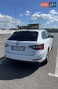 Универсал Skoda Superb 2018 в 