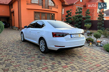 Лифтбек Skoda Superb 2020 в 