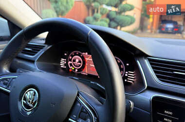 Лифтбек Skoda Superb 2020 в 