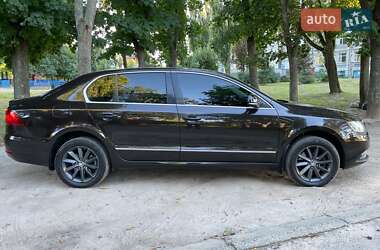 Лифтбек Skoda Superb 2014 в 