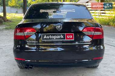 Лифтбек Skoda Superb 2014 в 