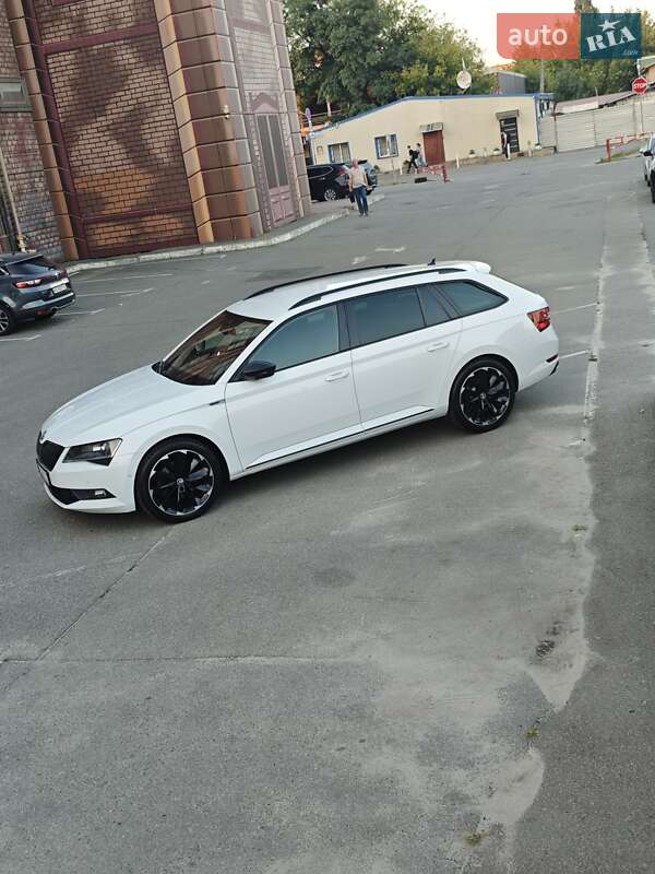 Универсал Skoda Superb 2018 в 