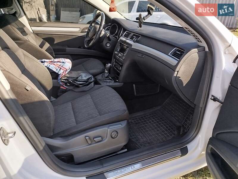 Универсал Skoda Superb 2014 в Ахтырке фото 10 Универсал Skoda Superb 2014 в Ахтырке