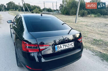 Лифтбек Skoda Superb 2015 в 