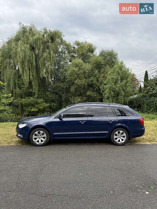 Универсал Skoda Superb 2012 в Василькове