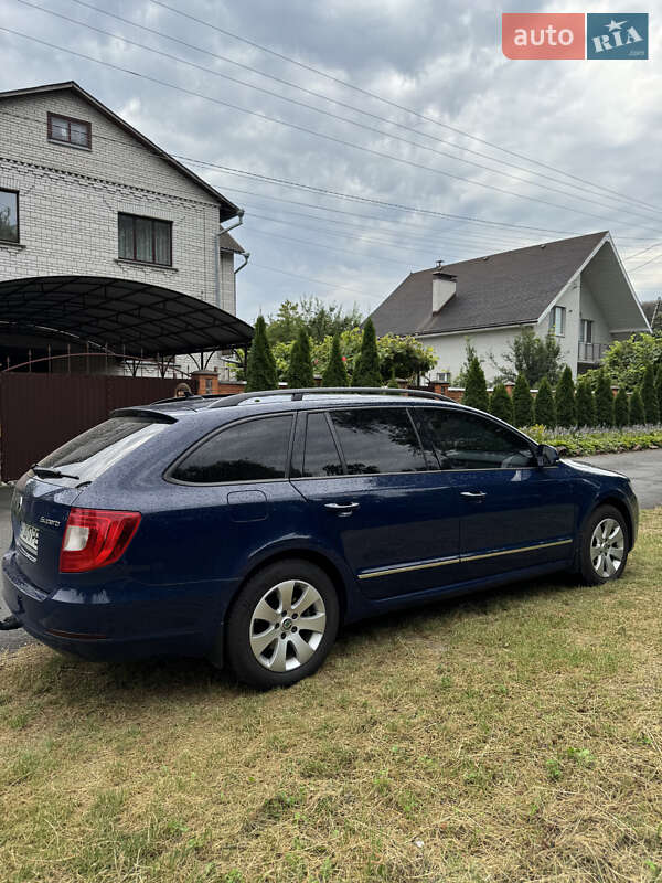 Универсал Skoda Superb 2012 в Василькове
