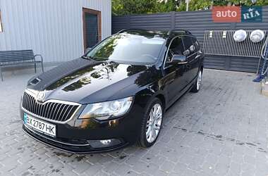 Универсал Skoda Superb 2014 в Каменец-Подольском