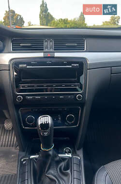 Лифтбек Skoda Superb 2012 в 