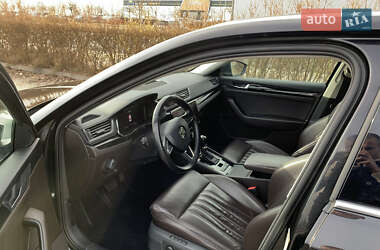 Лифтбек Skoda Superb 2015 в 