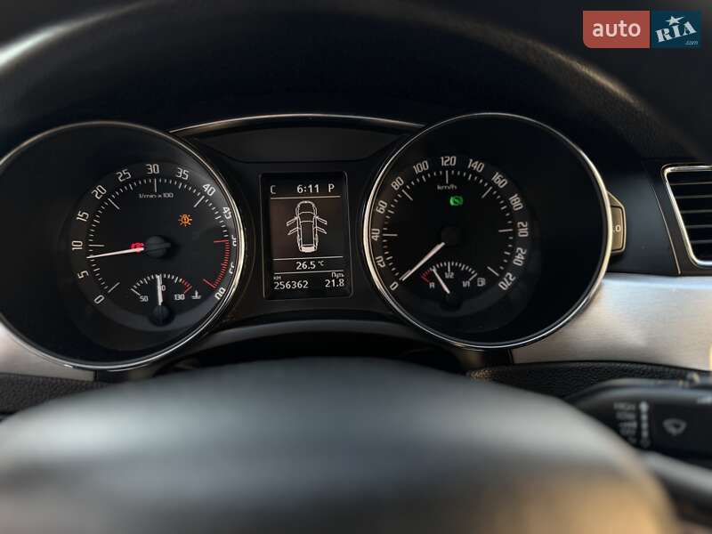 Универсал Skoda Superb 2015 в Дрогобыче