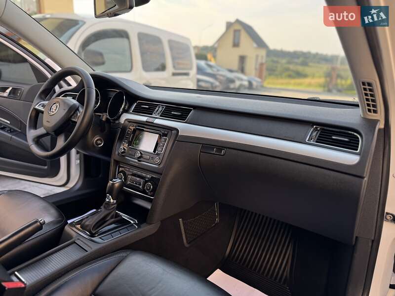 Универсал Skoda Superb 2015 в Дрогобыче