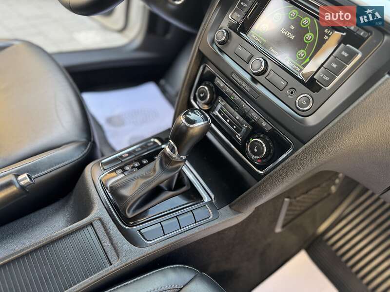 Универсал Skoda Superb 2015 в Дрогобыче