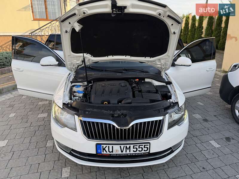 Универсал Skoda Superb 2015 в Дрогобыче
