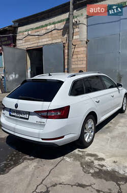 Универсал Skoda Superb 2016 в 