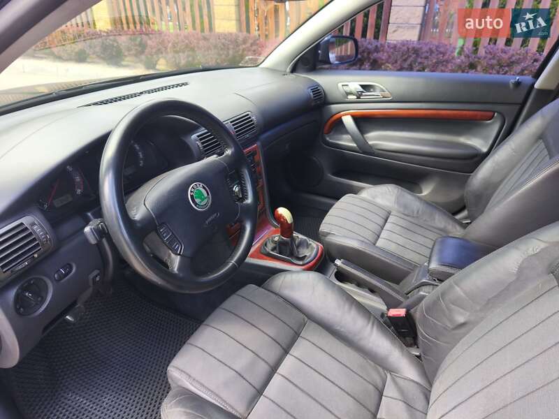 Лифтбек Skoda Superb 2003 в Днепре