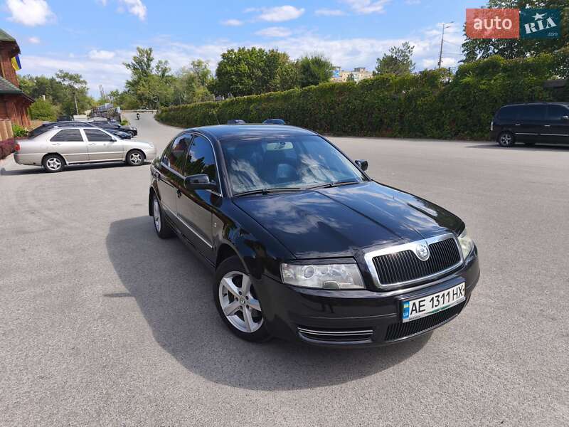 Лифтбек Skoda Superb 2003 в Днепре