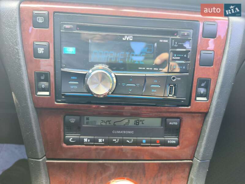 Лифтбек Skoda Superb 2003 в Днепре