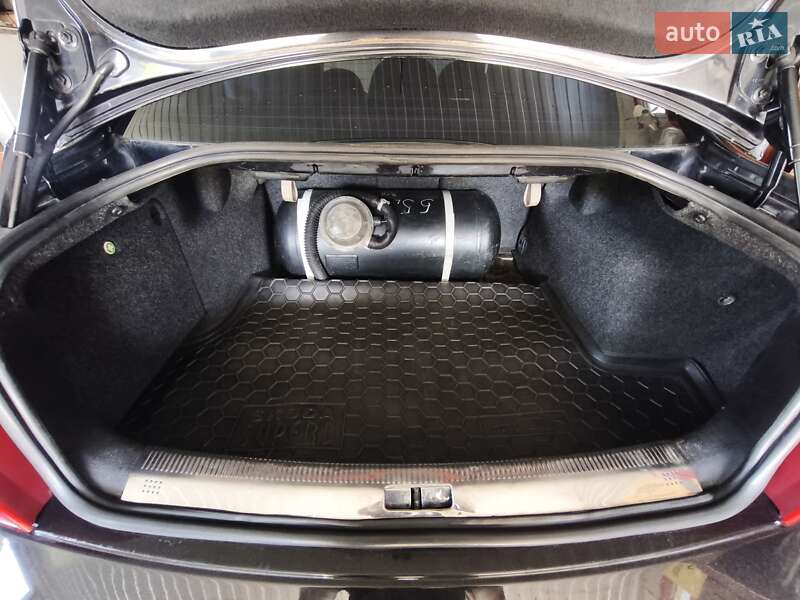 Лифтбек Skoda Superb 2003 в Днепре