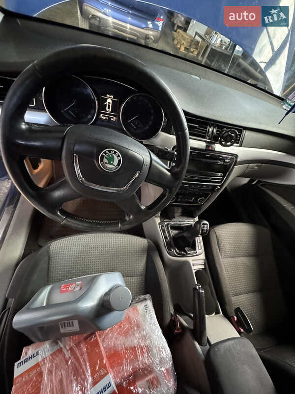 Универсал Skoda Superb 2011 в Днепре