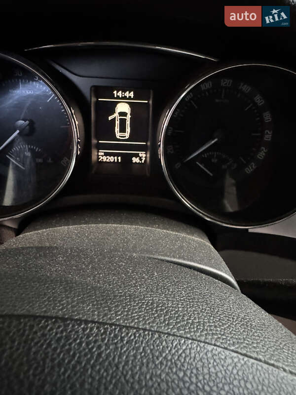 Универсал Skoda Superb 2011 в Днепре