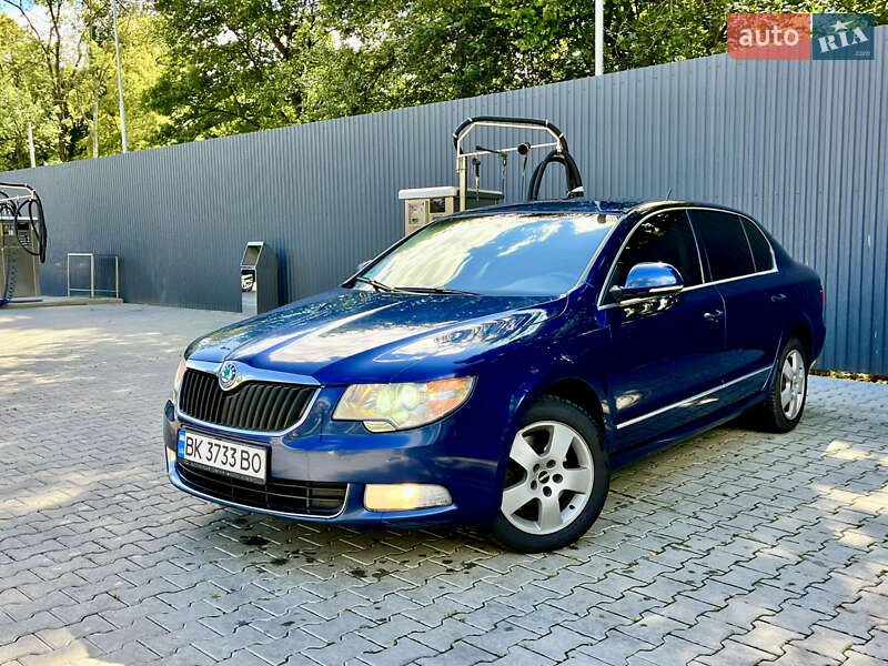 Лифтбек Skoda Superb 2009 в Рава-Русской