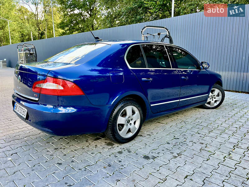 Лифтбек Skoda Superb 2009 в Рава-Русской