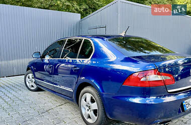Лифтбек Skoda Superb 2009 в 