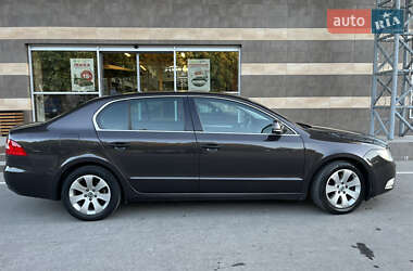 Лифтбек Skoda Superb 2010 в 