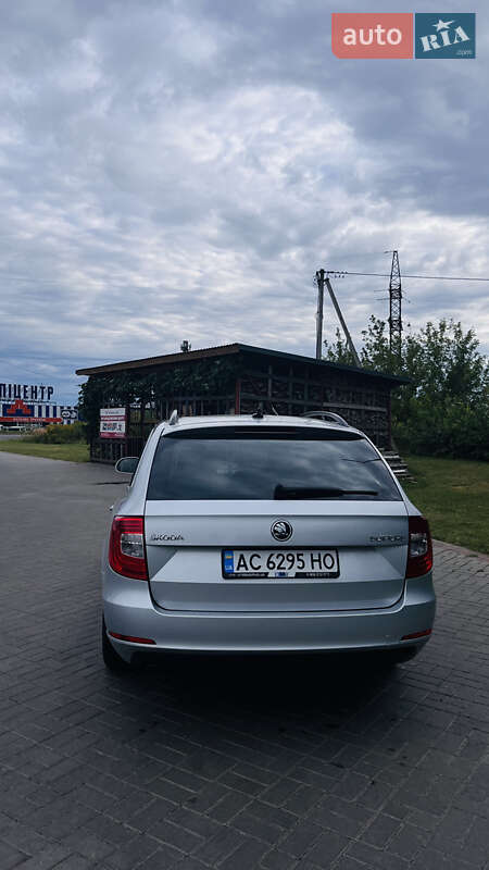 Универсал Skoda Superb 2015 в Нововолынске