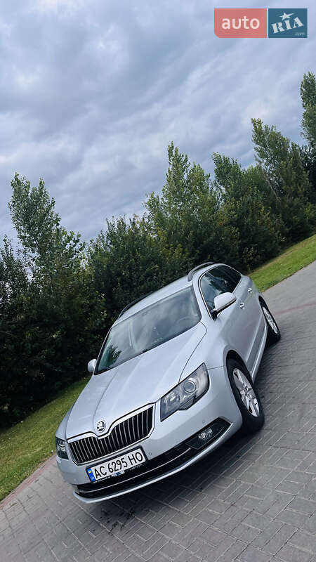 Универсал Skoda Superb 2015 в Нововолынске