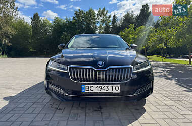 Лифтбек Skoda Superb 2019 в 