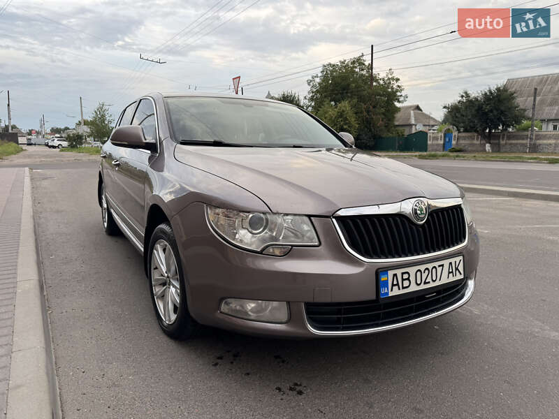 Лифтбек Skoda Superb 2012 в 