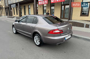 Лифтбек Skoda Superb 2012 в 