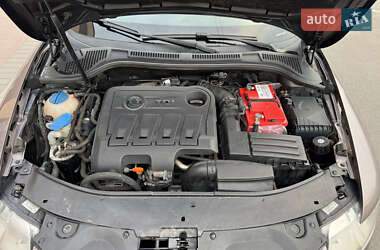 Лифтбек Skoda Superb 2012 в 