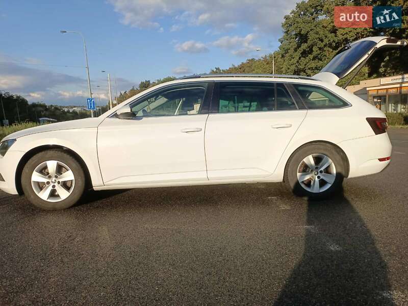Универсал Skoda Superb 2018 в 