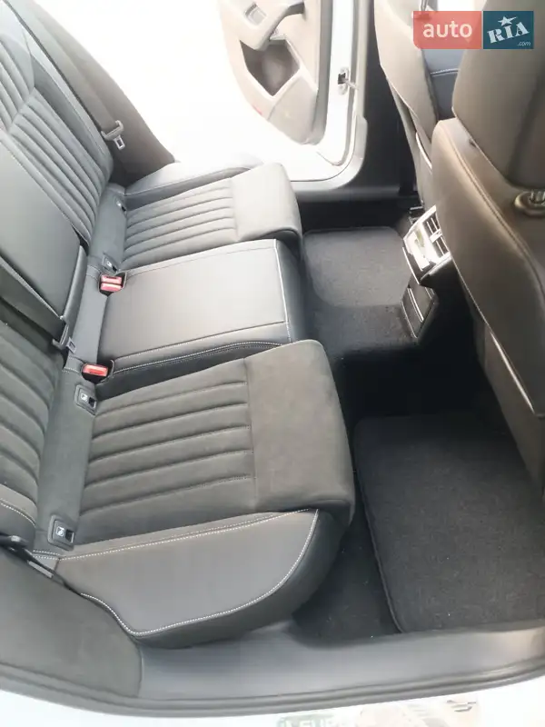 Skoda Superb 2018 VIN TMBJH7NP8K7023404 фото оголошення 4 з 125