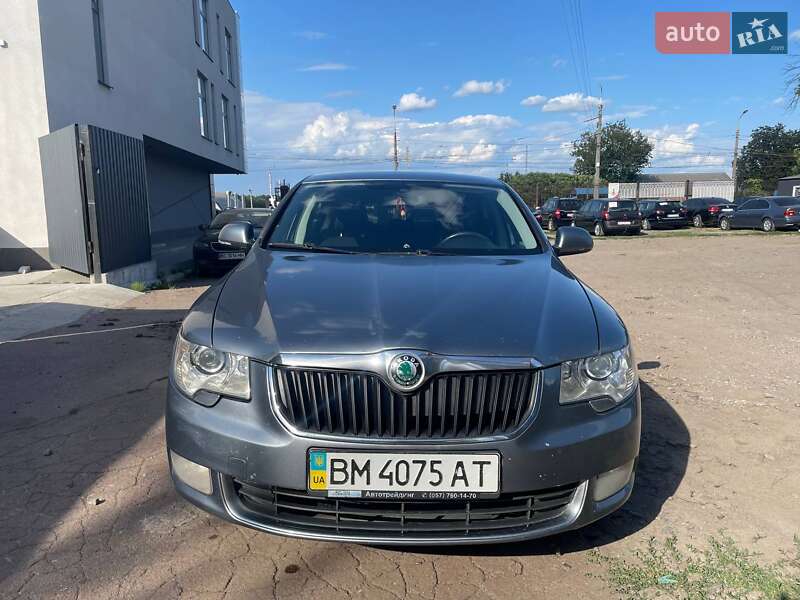 Лифтбек Skoda Superb 2011 в 