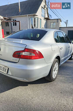 Лифтбек Skoda Superb 2009 в 